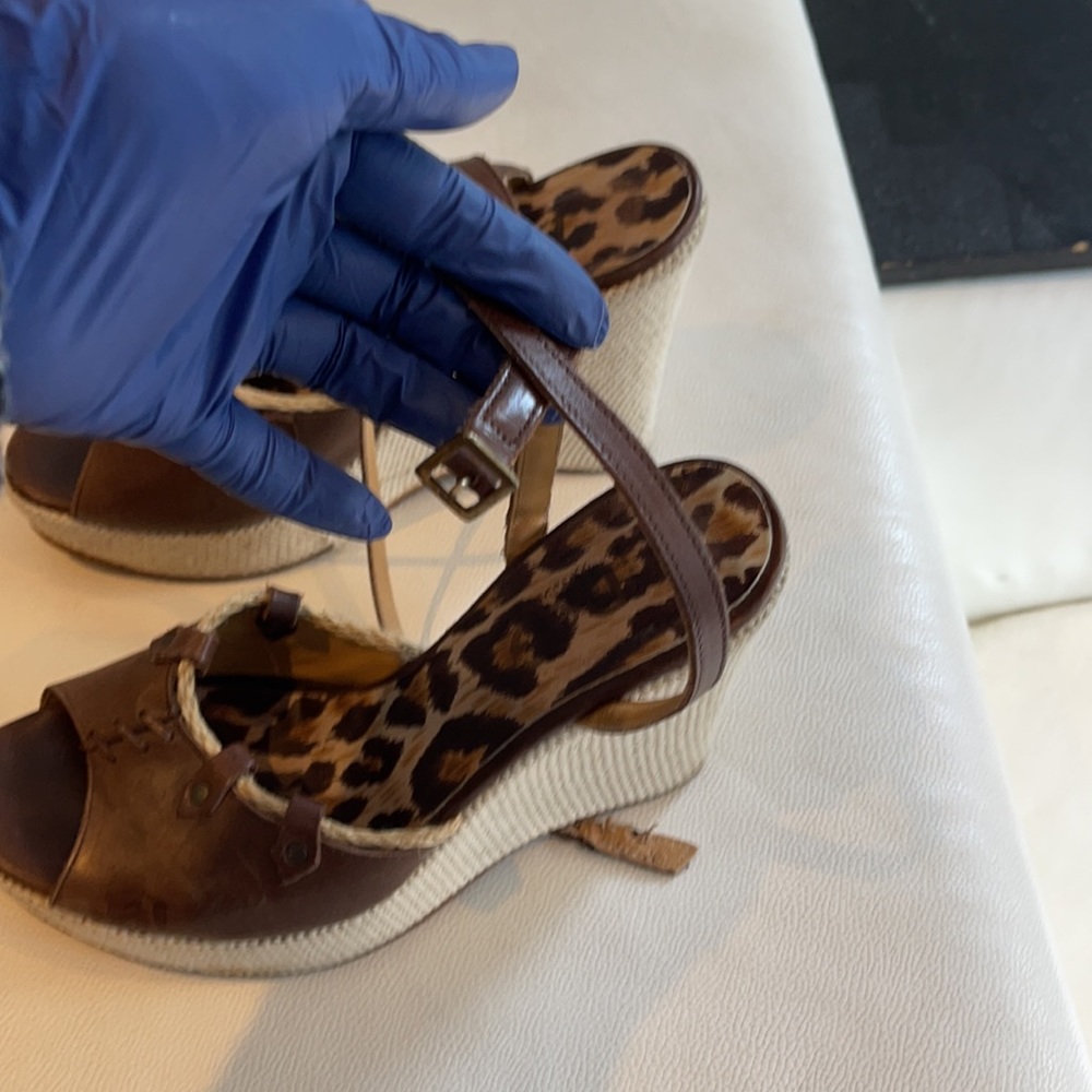 Shoes - Picture 2 of 7